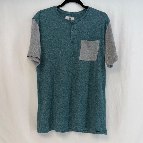 On The Byas Crew T-Shirt 3 Button Blue and Gray with Pocket Men’s Size Large - Picture 11 of 12